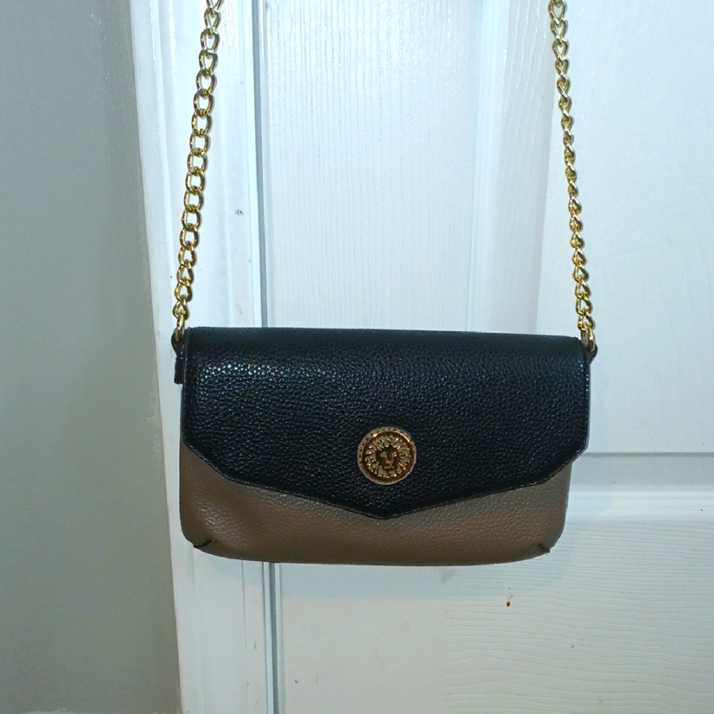 Anne Klein Pebbled Crossbody Bag.EUC